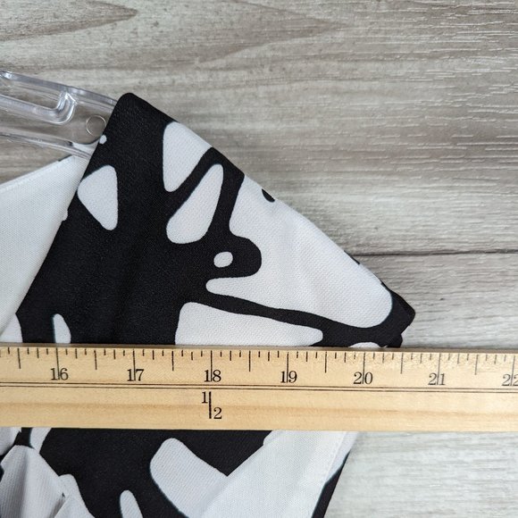 Muse*Women's Sleeveless 3/4 Zipper Back Abstract Neckline Midi Dress~ Size 14 - Picture 8 of 11